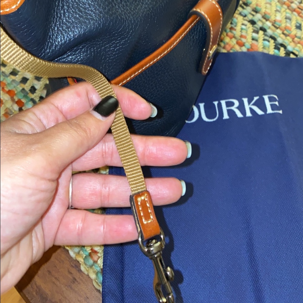 MWOT:DOONEY & BURKE NAVY BLUE PURSE - Picture 3 of 9